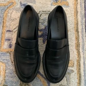 Aerosoles black loafers with chunky sole and 1.75” heel. Size 7, fits like 7.5”